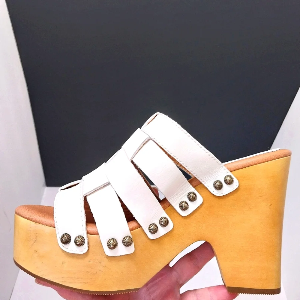 Dingo Dagwood Platform Sandals, NWT,‎ Size 8.5